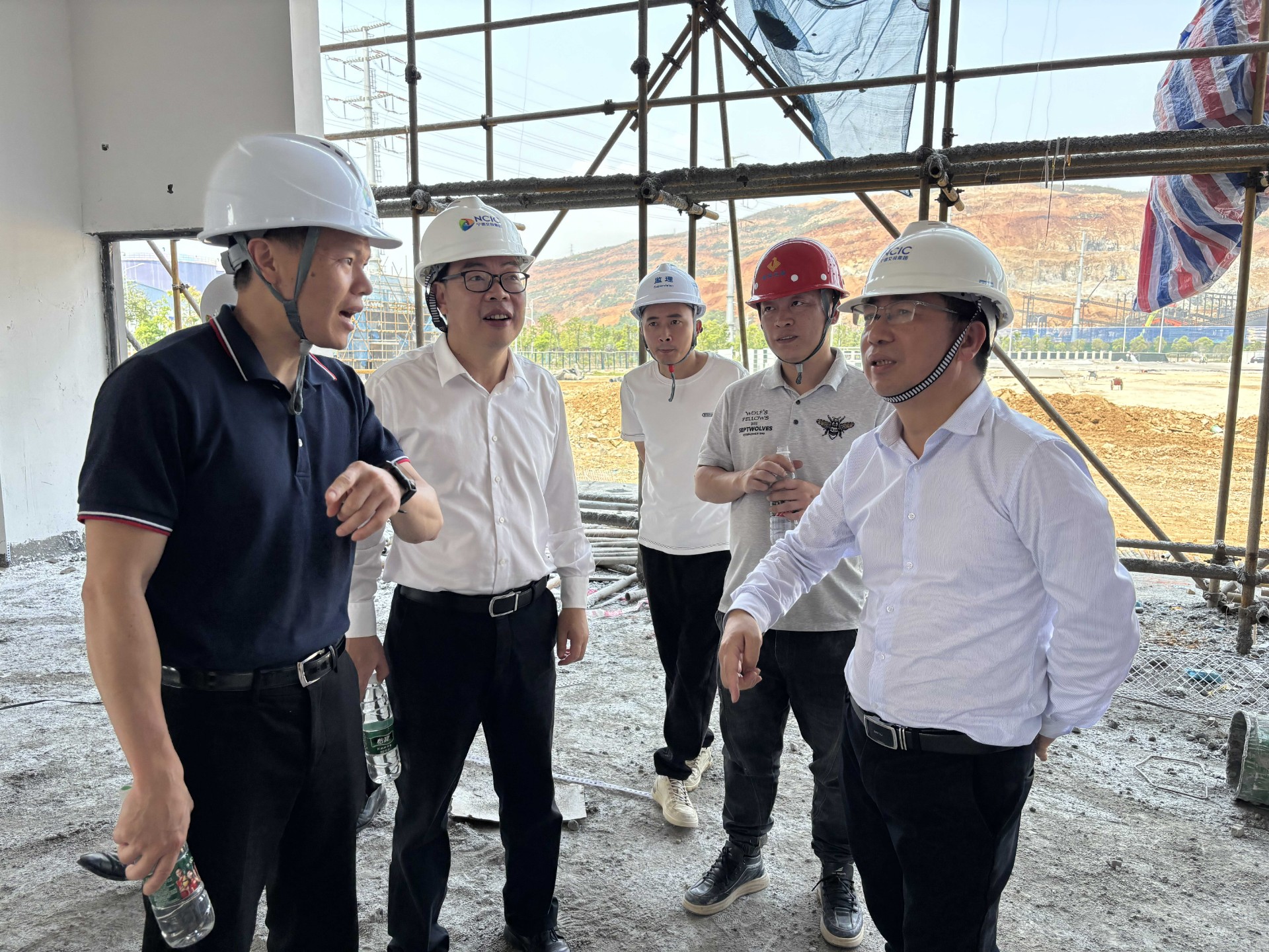 市交投集團領(lǐng)導(dǎo)深入市交投項目開展五一節(jié)前安全檢查，賴海瀾拍攝2_new.jpg